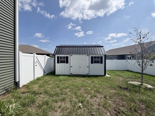 Photo - 3184 Warbler Ct