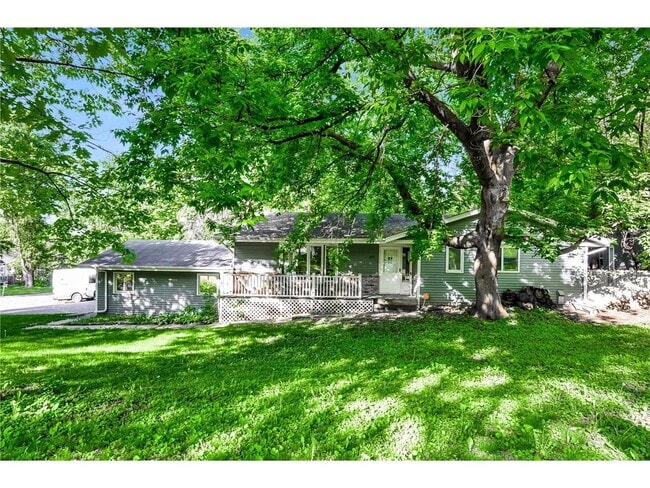 Building Photo - 13101 Thomas Ave