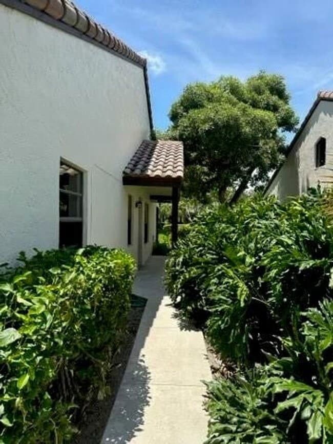 Building Photo - 406 Buttonwood Pl