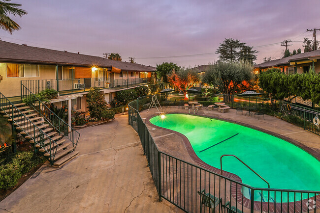 Building Photo - Evergreen Pine Rental