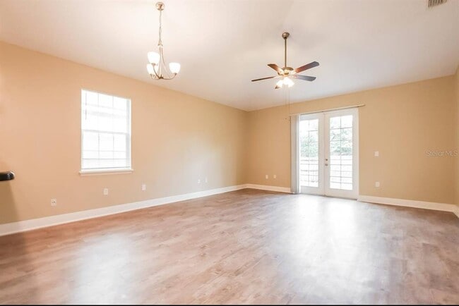 Photo - 527 Hibiscus Cove Dr