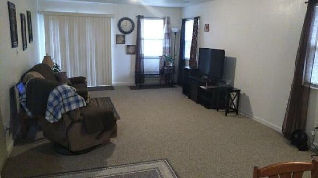 Photo - 1508 Redwood St