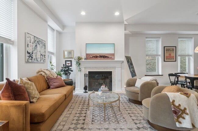 Photo - 1667 N Bissell St