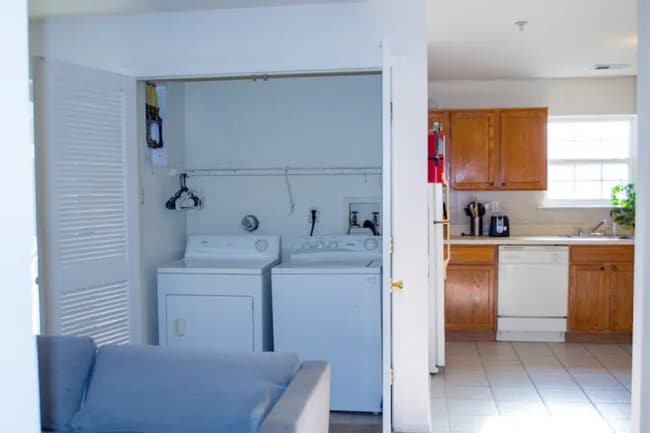 Photo - 889 Green St