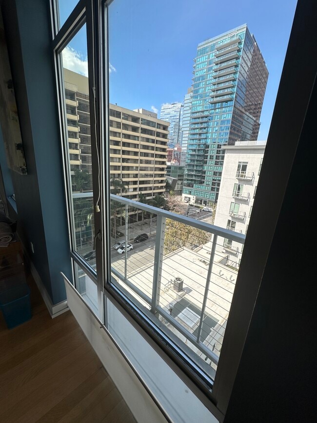 Photo - 645 W 9th St Unit 731