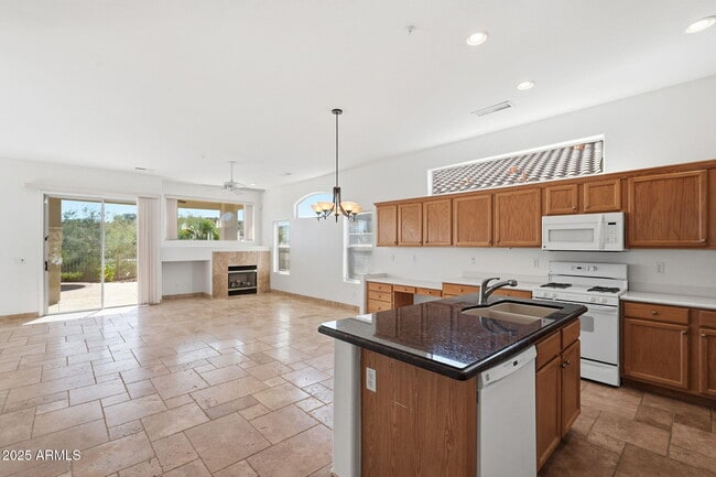 Photo - 15707 E Cactus Dr