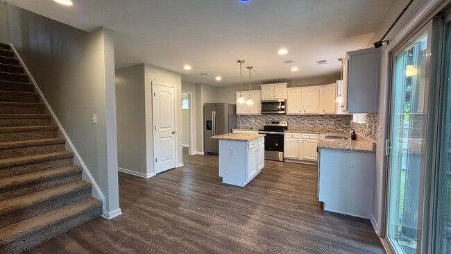 Photo - 147 Niblick Dr