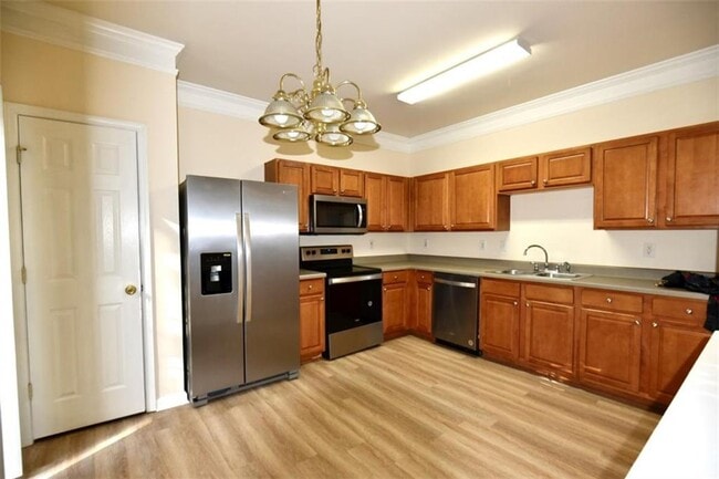 Photo - 493 Windstone Trail