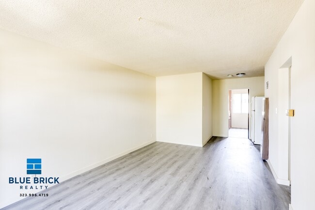 Photo - 1055 N El Centro Ave Unit 8