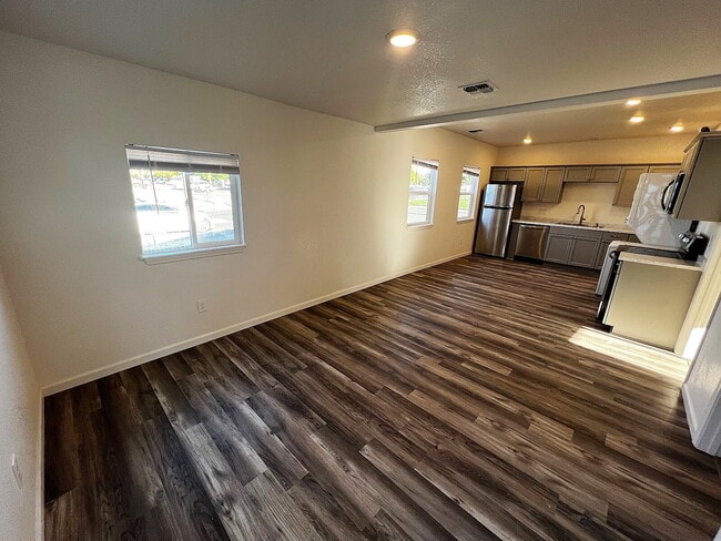 Photo - Charming 2 bedroom House Unit 860