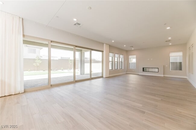 Photo - 5073 Slatestone St