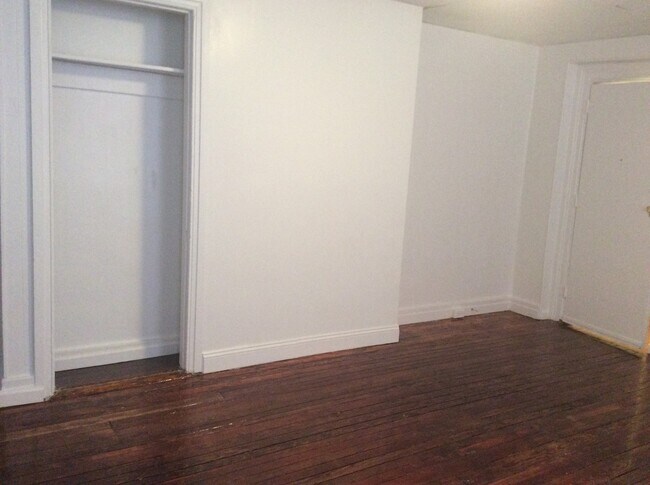 Photo - 1 Bedroom Apartment in Downtown near the Judicial Center