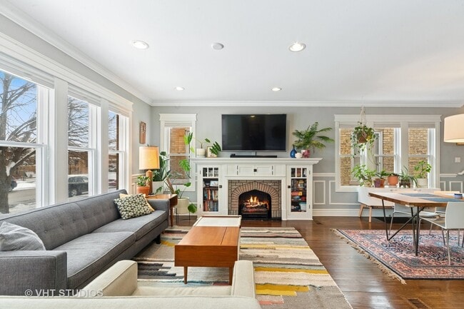 Photo - 3018 N Kostner Ave