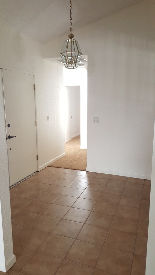 South Natomas One Story Great Location 4 b... Rental House Rental in