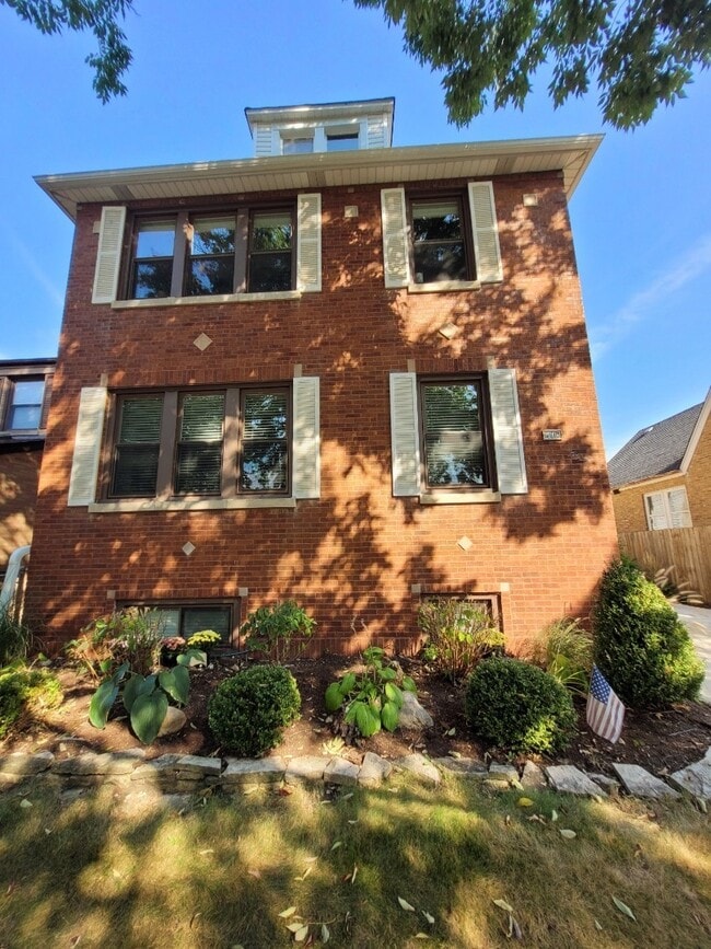 Photo - 6113 N Karlov Ave