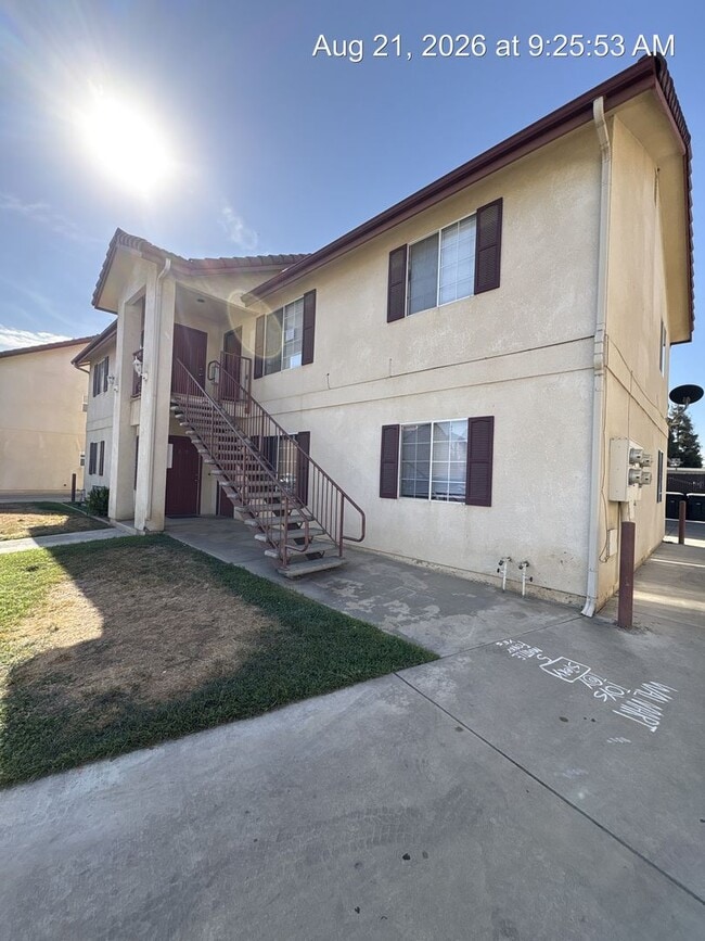 Building Photo - 3733-3739 West Myrtle Court Unit 3739