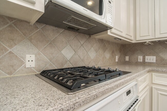 Photo - 1414 Crocker St