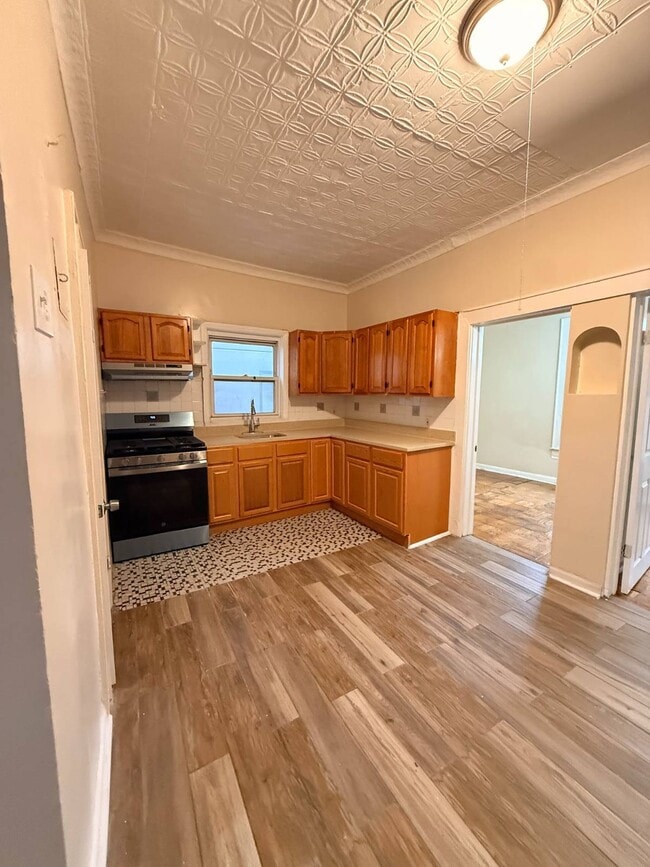 Photo - 2264 Pacific St