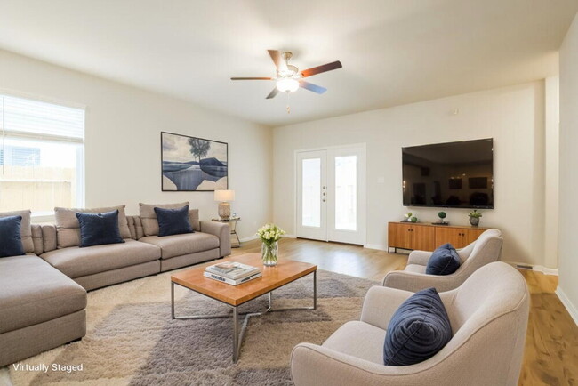 Photo - 16459 Hill Dr