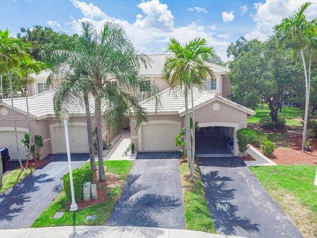Photo - 2098 Madeira Dr