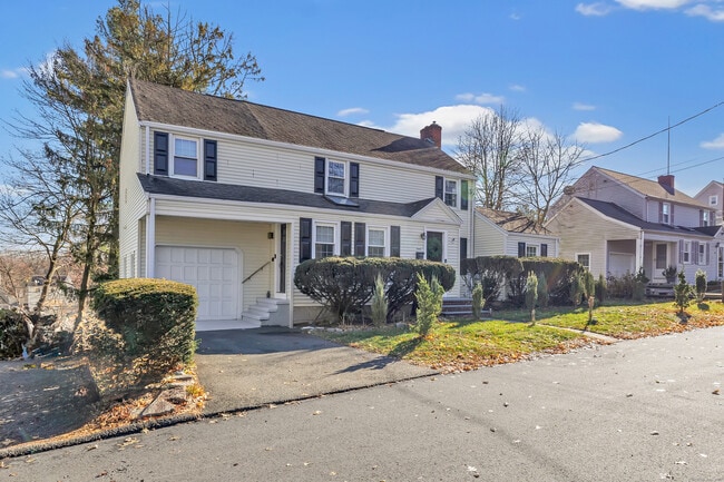 Photo - 124 Stiles St