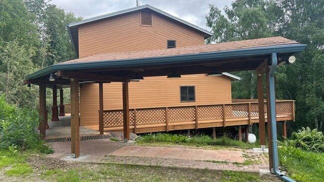 Photo - 3BR/2.5BA Home – Private with Large Detached Garage