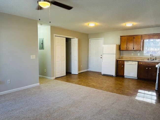 Photo - 304 Poplar St Unit 304 Poplar St -  A