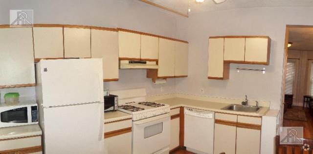 Building Photo - 1 bedroom in Brookline MA 02445 Unit 1 Rental