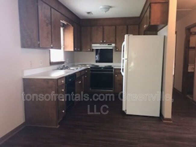 Photo - 125 Lacey Ln