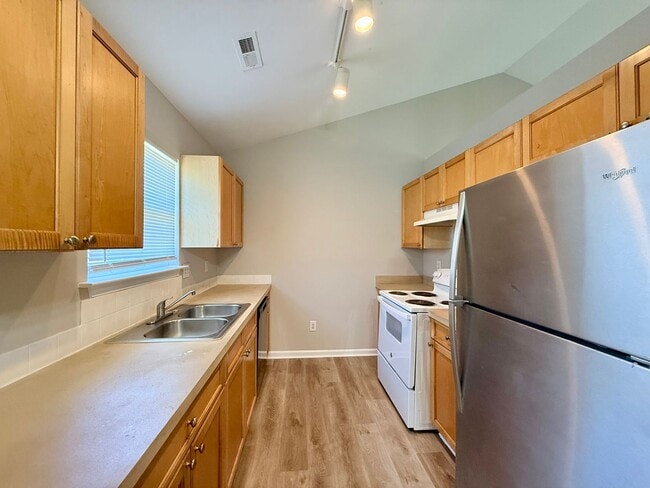 Building Photo - 1509 Crandon Dr