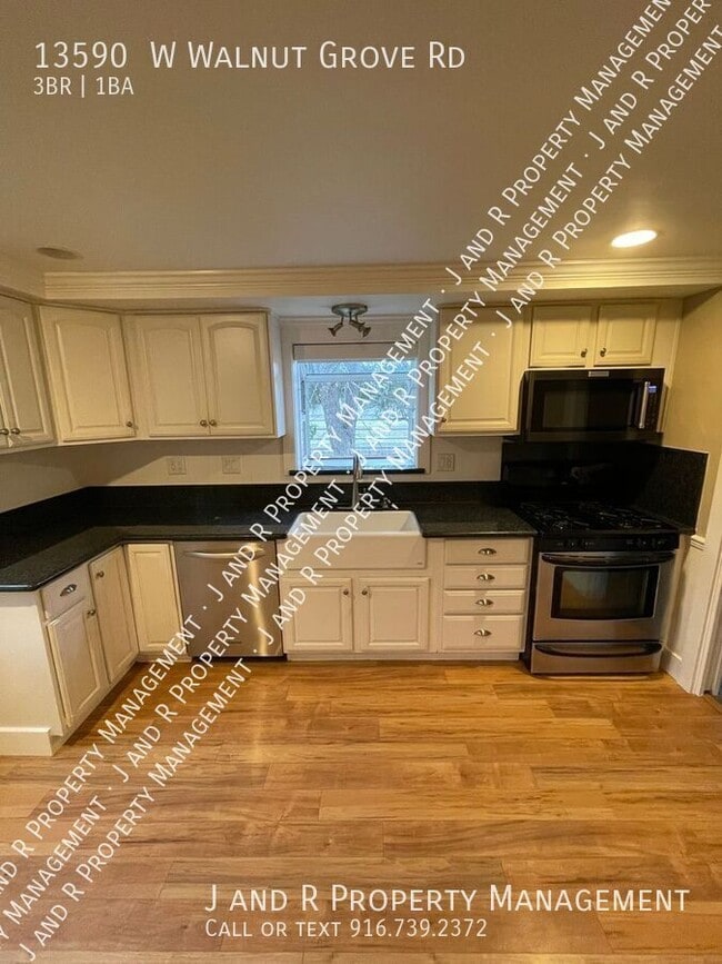 Photo - 13590 W Walnut Grove Rd