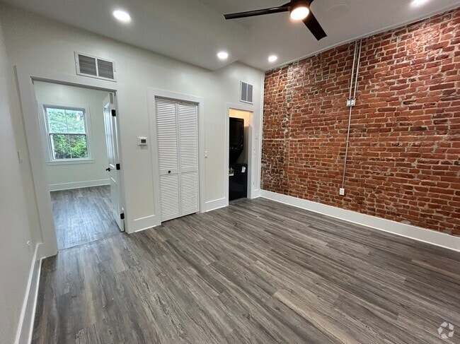 Building Photo - 1808 W Susquehanna Ave Rental
