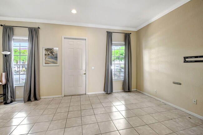 Photo - 608 NW 25th Ave