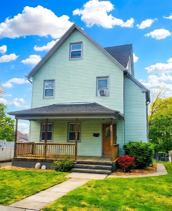 Building Photo - 166 Carmita Ave Unit 2