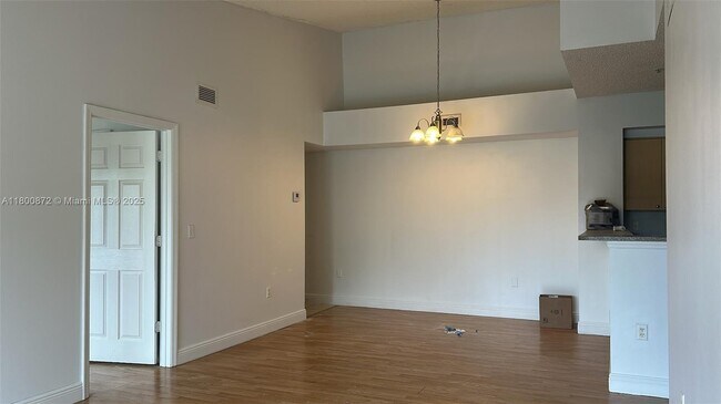 Photo - 2200 E Preserve Way Unidad 307 Rental