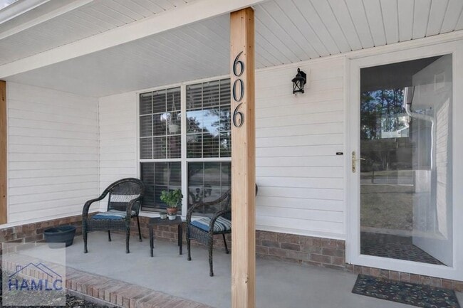 Photo - 606 Windhaven Dr