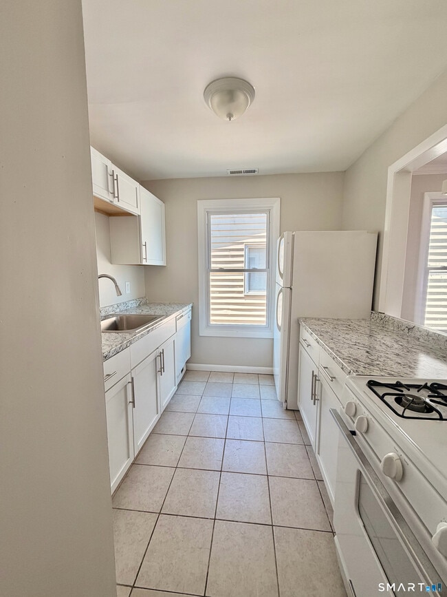 736 Savin Ave Unit 2