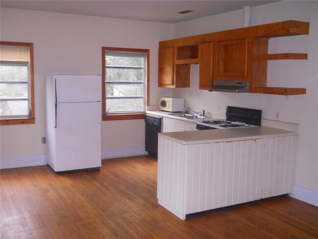 Photo - 220 SE 8th St