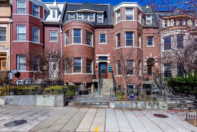 Photo - 1429 Clifton St NW Unidad #3 Rental