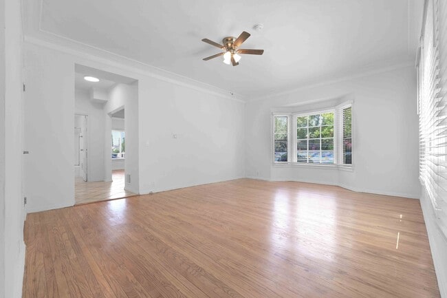 Photo - 2452 W 18th St