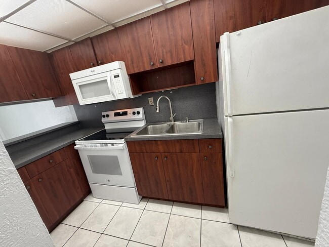 Photo - 1305 W 46th St