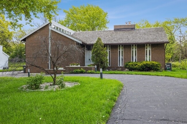 Building Photo - 60 Sheffield Ln