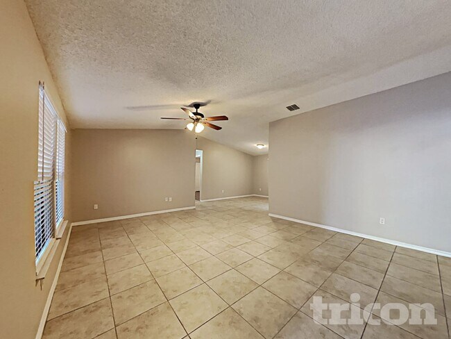 Photo - 1314 Oakcrest Dr