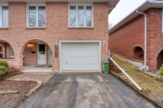 Photo - Renovated 2-Bed Lower Unit in Kingston | $2149 ALL-INCLUSIVE Unit 2