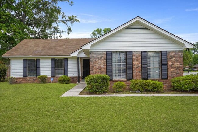 Building Photo - 126 Brandlewood Dr Rental