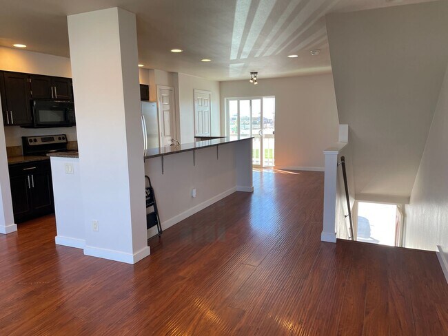527 E St Unit 527 NE E ST