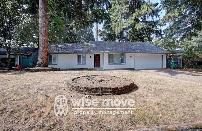 Building Photo - Newly Renovated 3 bedroom with HUGE yard Rental