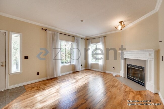 Photo - 10909 Avondale Rd NE