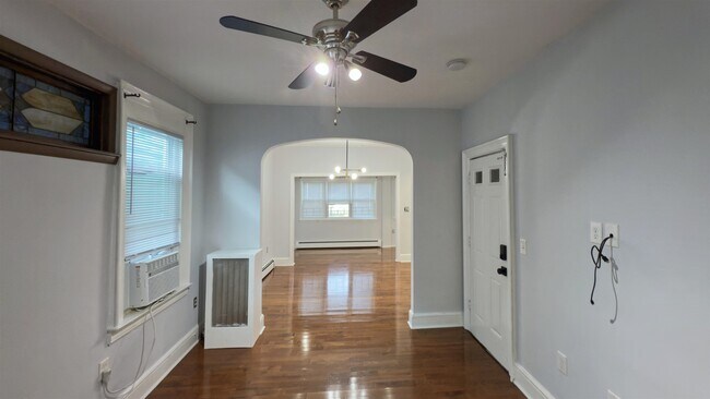 Photo - 273 WOODLAWN Ave Unit #2