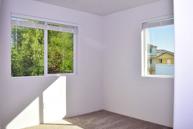 Building Photo - 1981 Sky Park Dr Unit 1981 Sky Park Dr #6